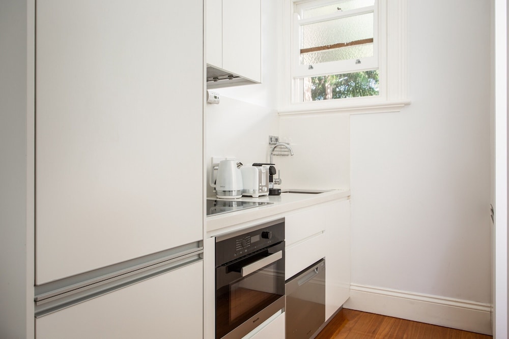 Boutique Studio With Balcony in Perfect Location