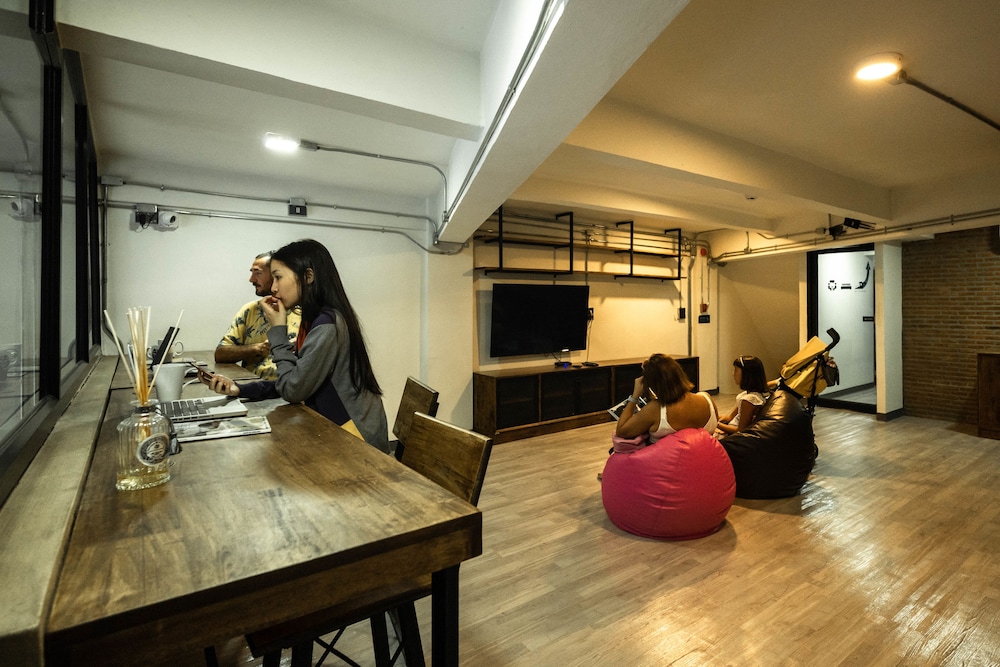 lounge
