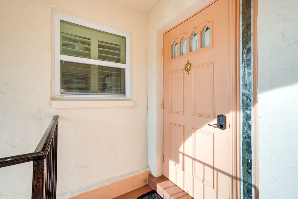 Waterfront Cape Coral Condo With Screened Porch! view 5