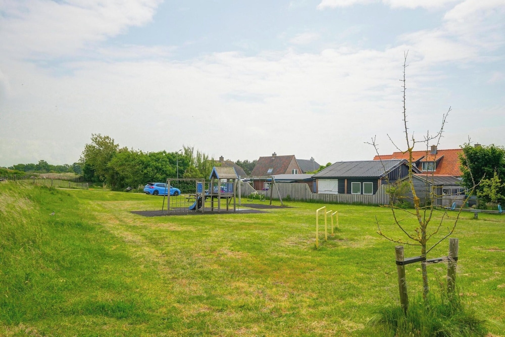 Beach House 't Koepeltje Near Dunes