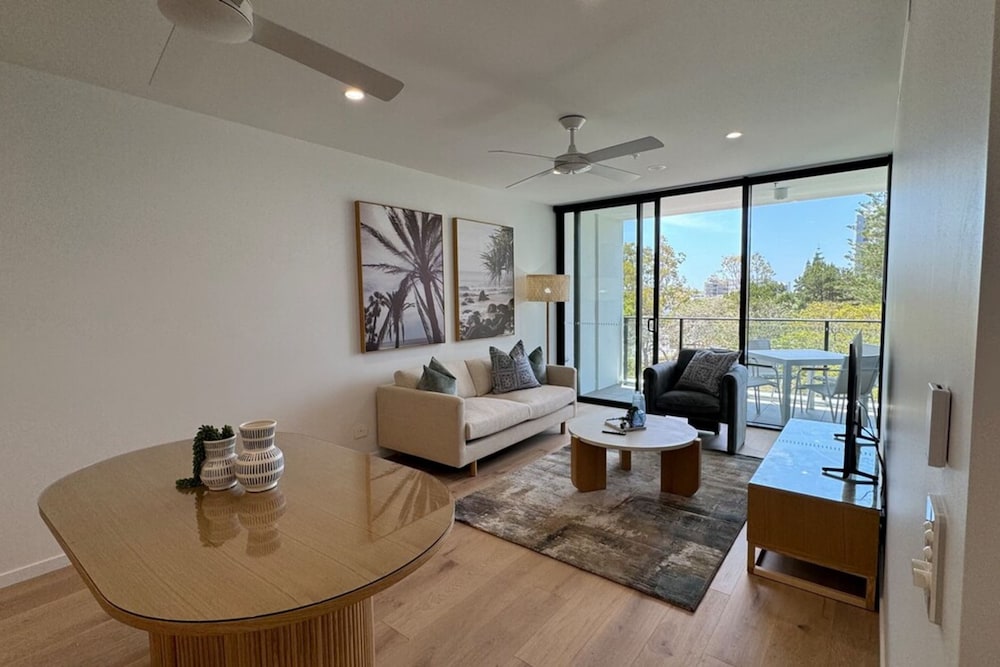 Beautiful 2BR Near the Beach With Pool & Parking!
