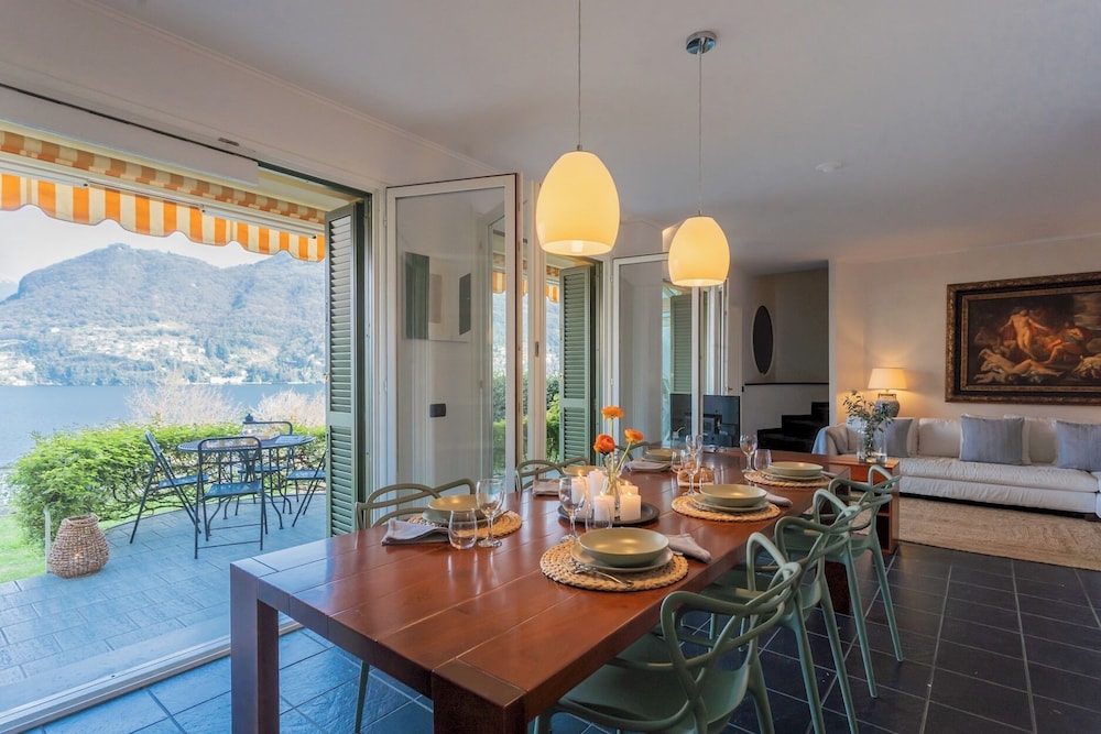 Besana 9 On the Lake - Private Garden & Parking by Rent all Como