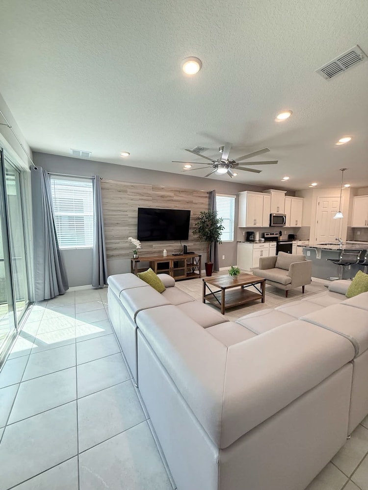 Upstay - Modern Family Home w Pool Solara Resort
