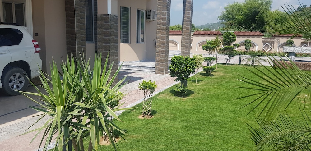 Entire 6-bed Garden Villa view 5