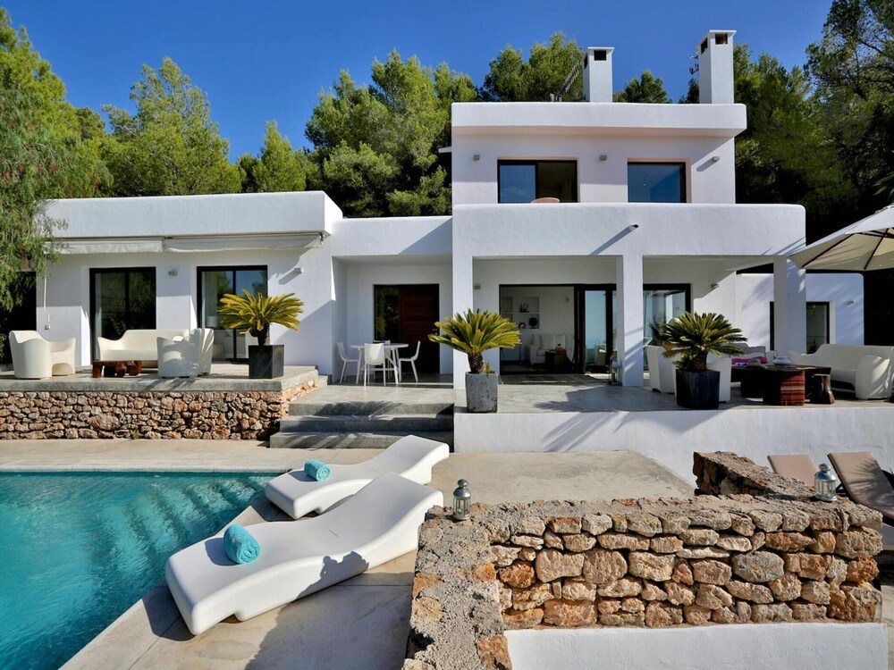 Villa With Outdoor Area