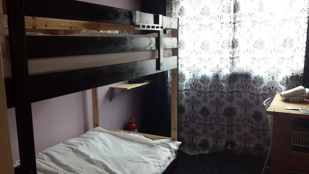 Xeromine - Hostel