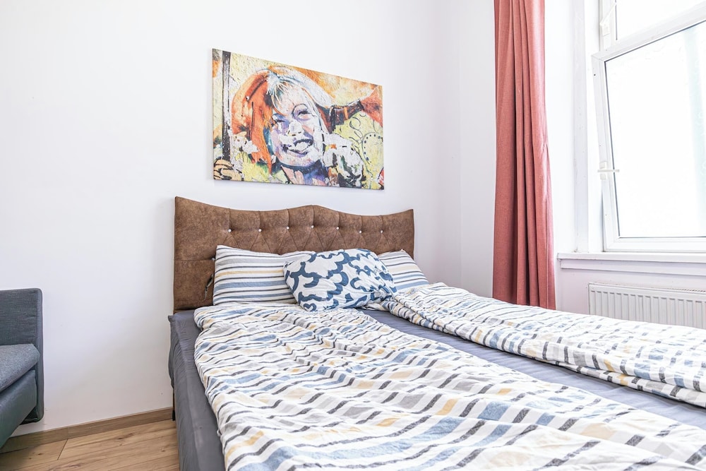 Large 5BR Central Flat Near Augarten