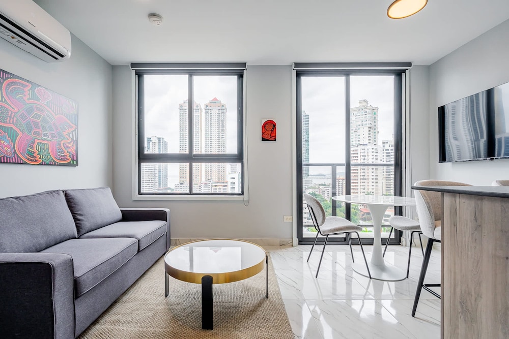 w Situated 1BR w Beautiful View in Calle 50
