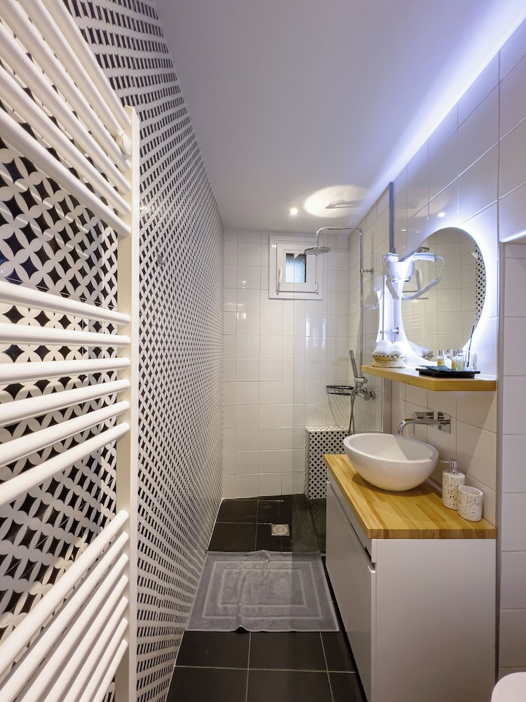 Vayas Residences Legacy