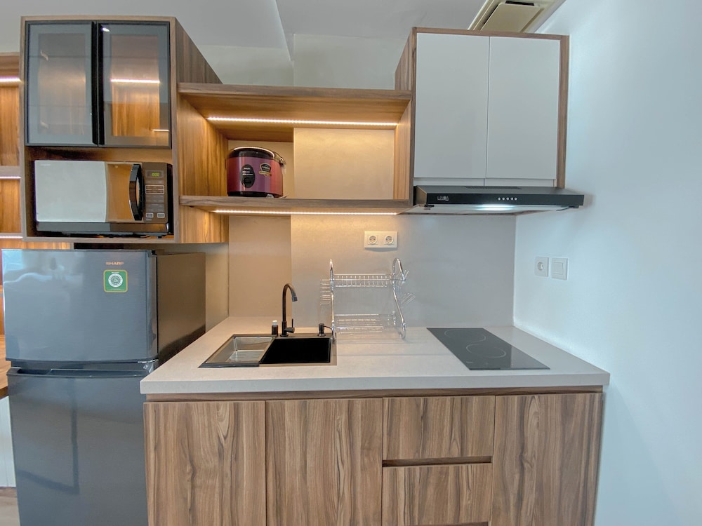 Cozy And Functional Studio Apartment At Vasanta Innopark