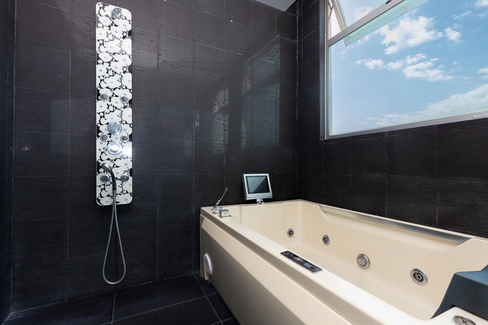 The Acomodo Penthouse Costa del Este