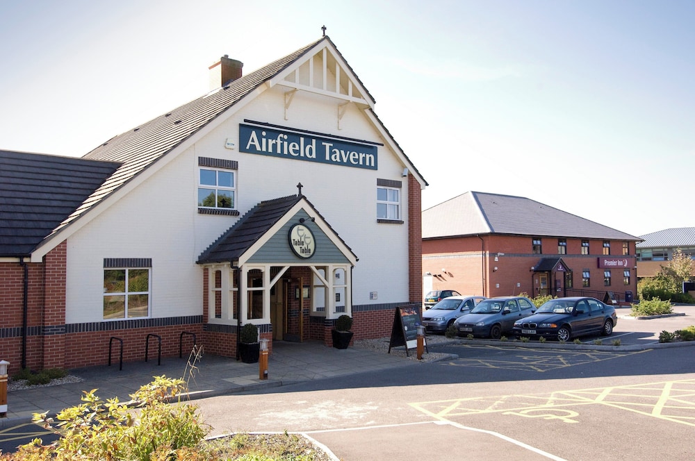 Premier Inn Yeovil Airfield, photo 6