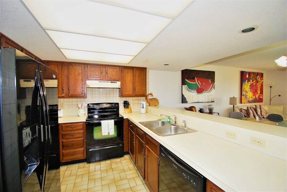 Summit Condo Unit #202 3 Bedroom Condo by RedAwning