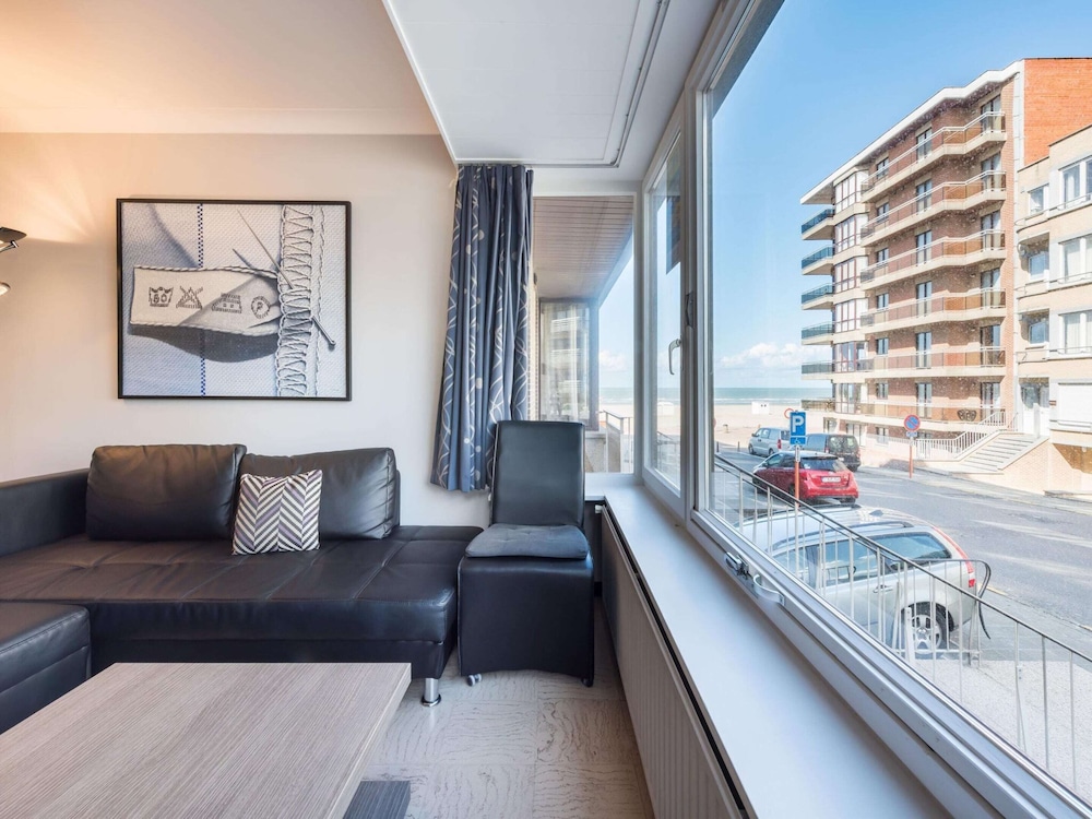 Apartment Near the Sea With Modern Comfort