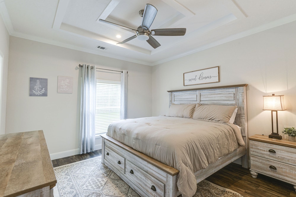 Peaceful Starke Retreat w/ Deck: 6 Mi to Downtown! view 3