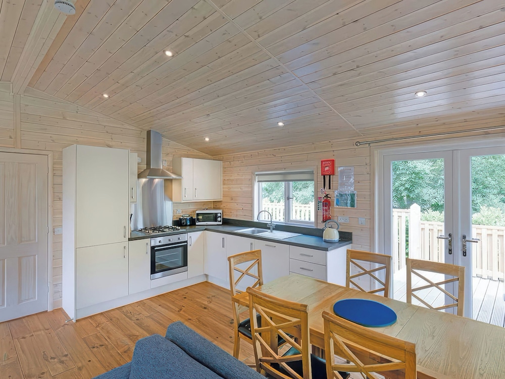 Dovestone Luxury Lodges - Pets Welcome