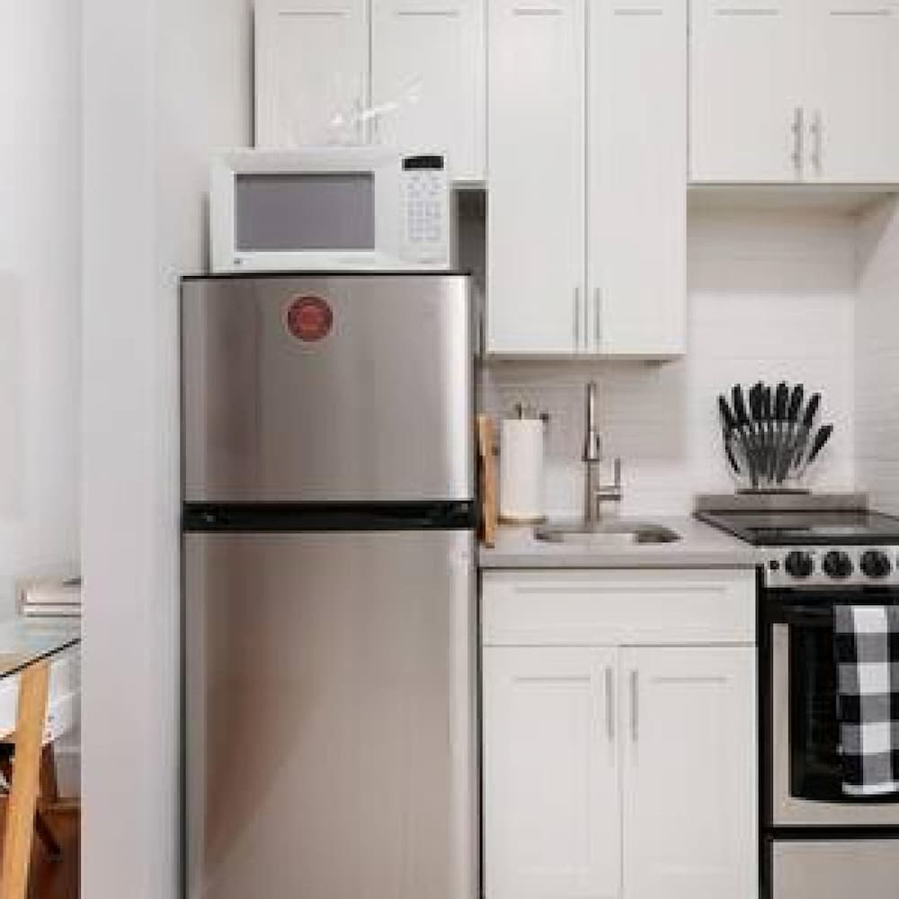 444-1c New Studio in Hell s Kitchen