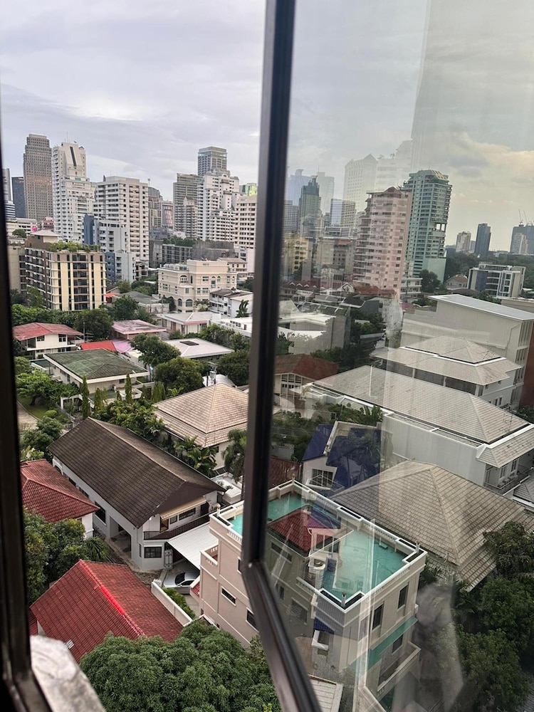 Omni Tower Sukhumvit Nana - Direct