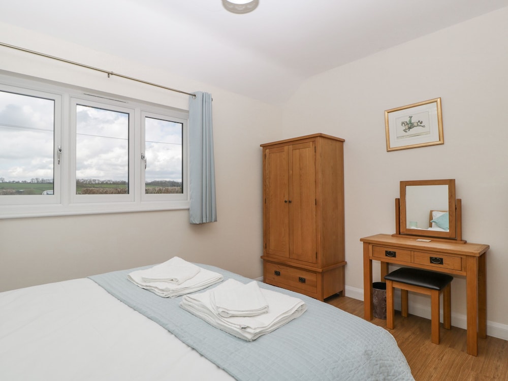 Yeovil Vacations - Rectory Farm Lodge - Property Image 2