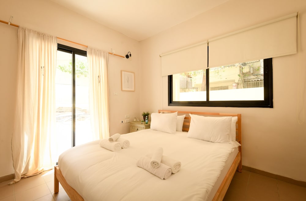 Beachside 3-BR Apt Perfect for Families view 3