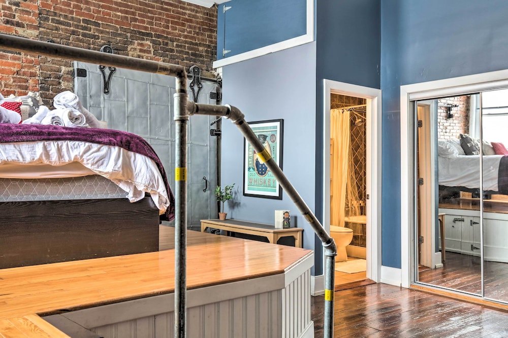 'kentucky Bourbon Loft' ~ Downtown Louisville