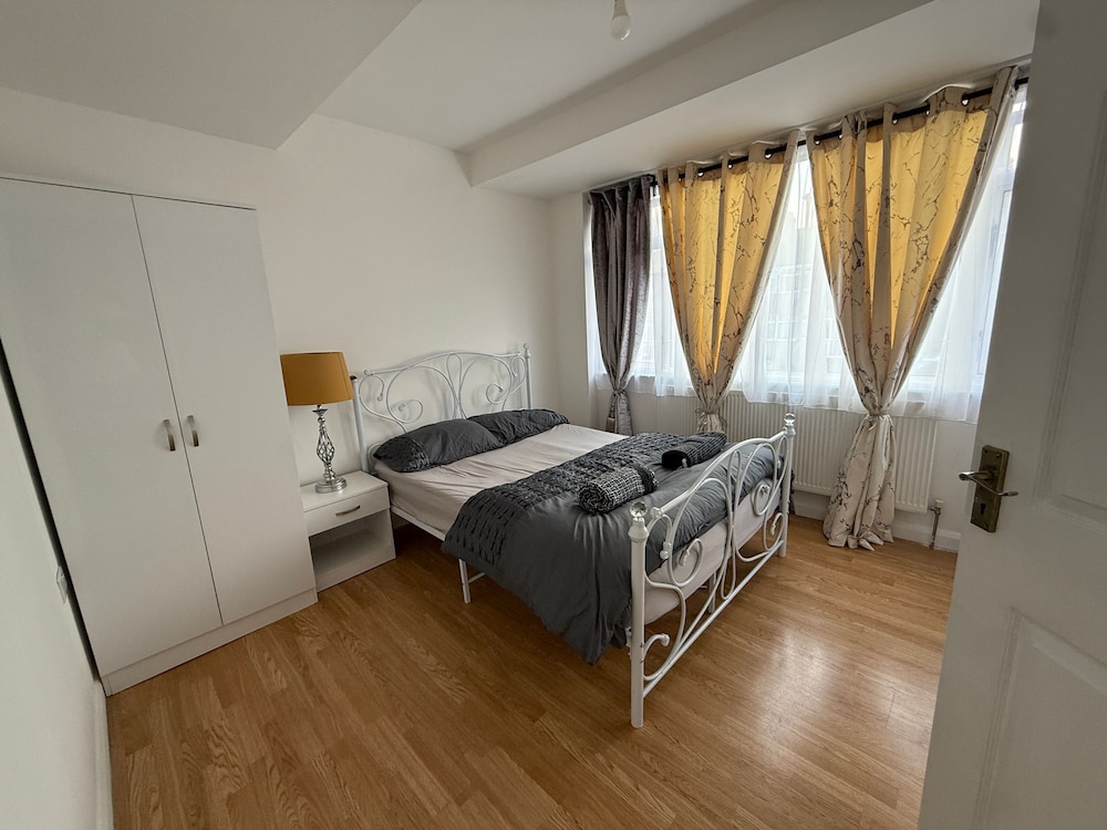 Duplex Sleeps 4 With Pets Allowed