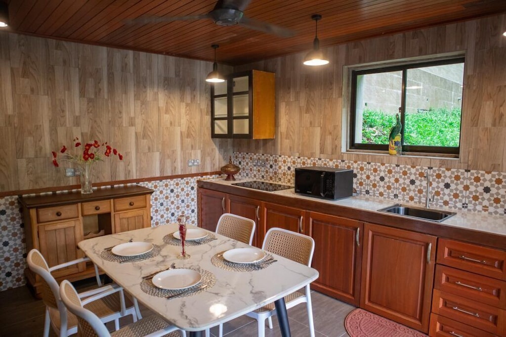 De Serenity - Exclusive Jungle Retreat