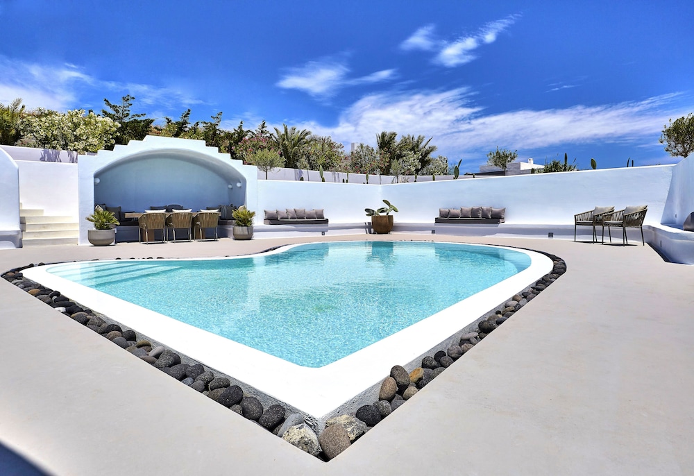 Amor Hideaway Villas