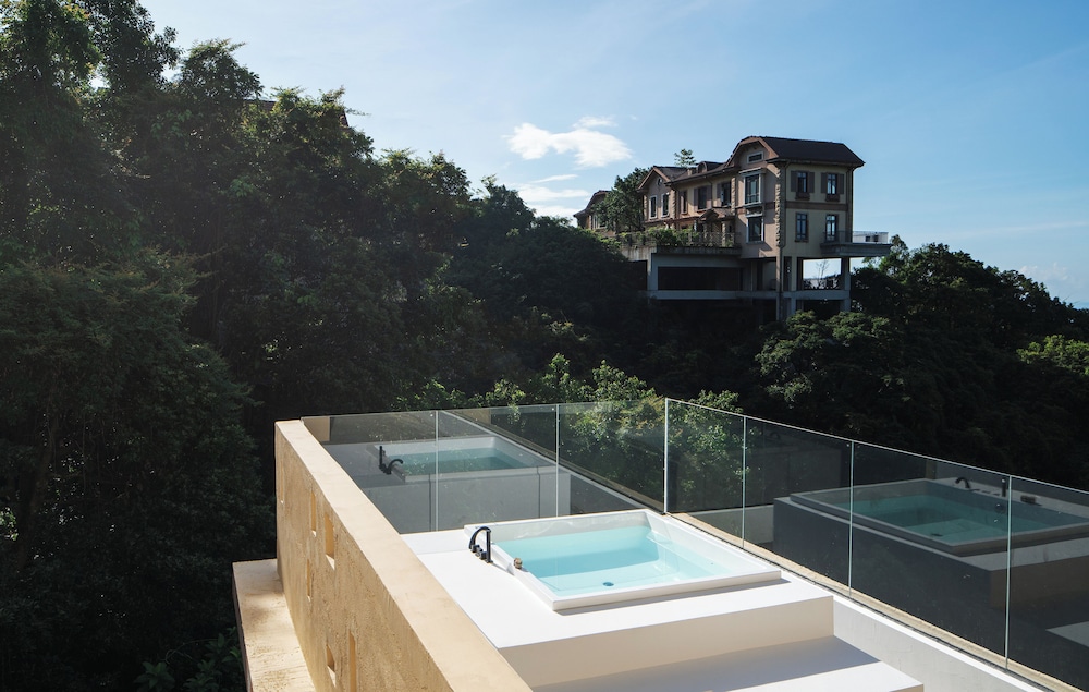 Miyue Shenzhen Tianlu Secret Wild Wizard Holiday Hotel