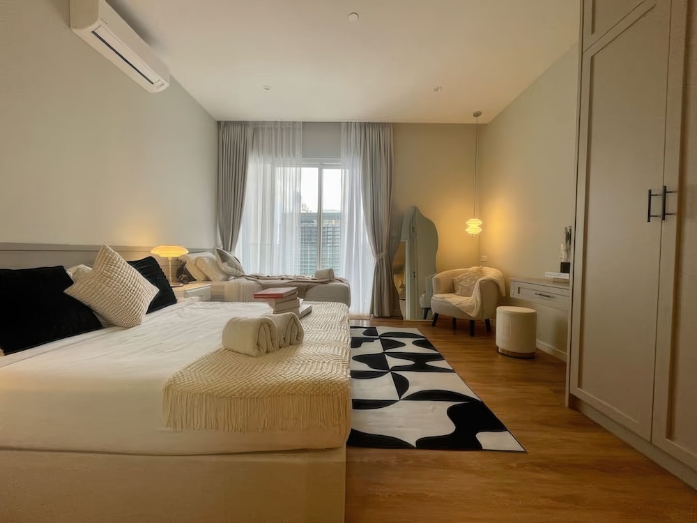 Platinum Quill Apartments Residences