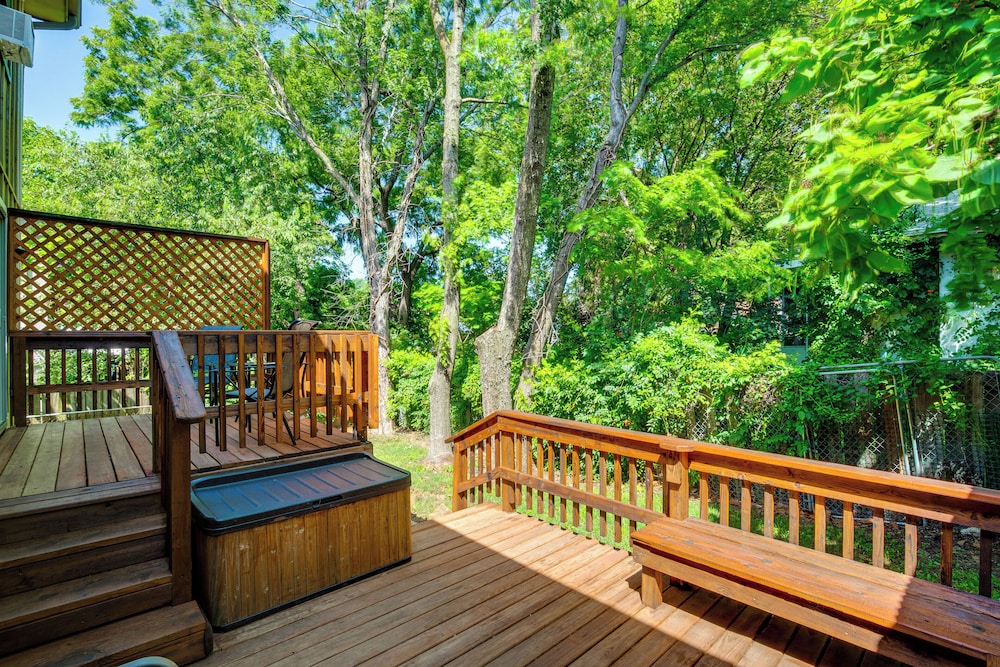 Shop, Dine & Unwind: Walkable Overland Park Home