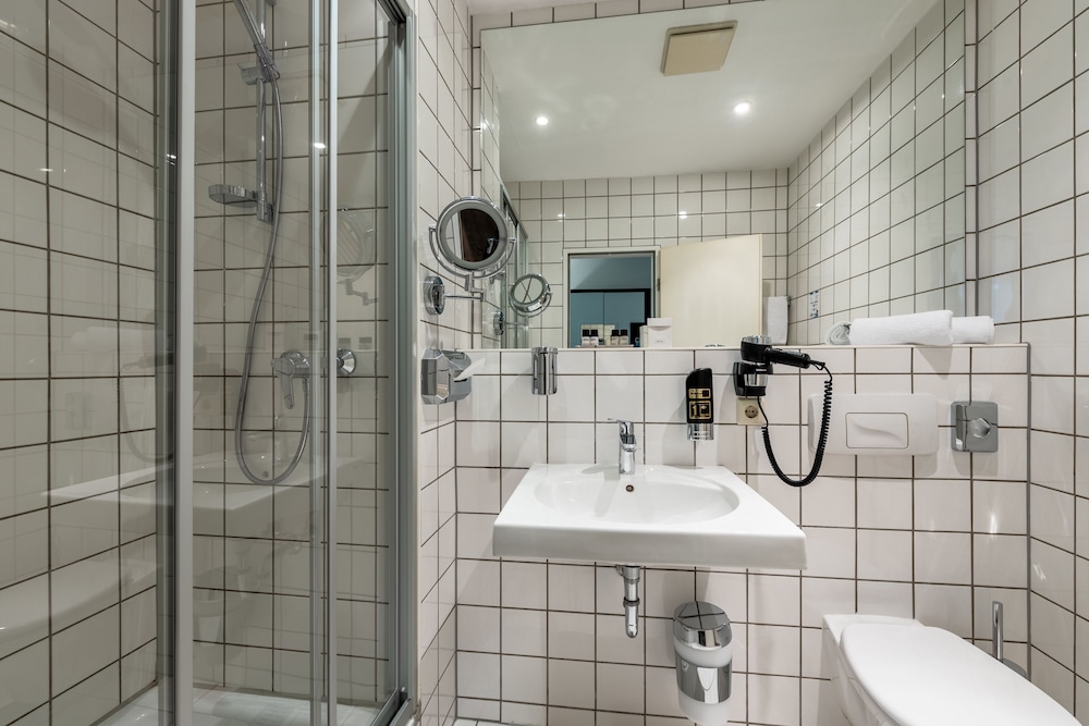 Frankfurt Vacations - Trip Inn Messe Westend - Property Image 12