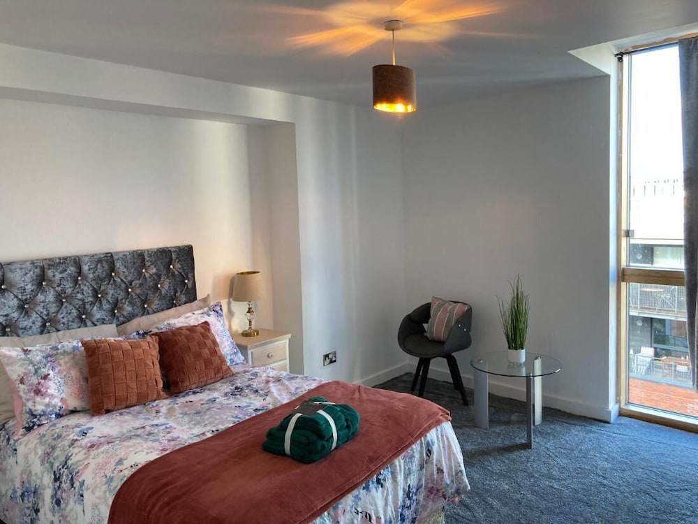 Zenith City Centre Apartment - Stay Longer and Save view 3