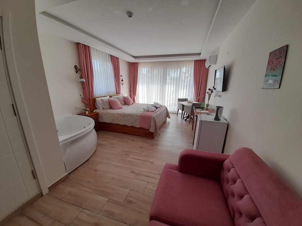 Infinity Ruby Hotel - Image 29