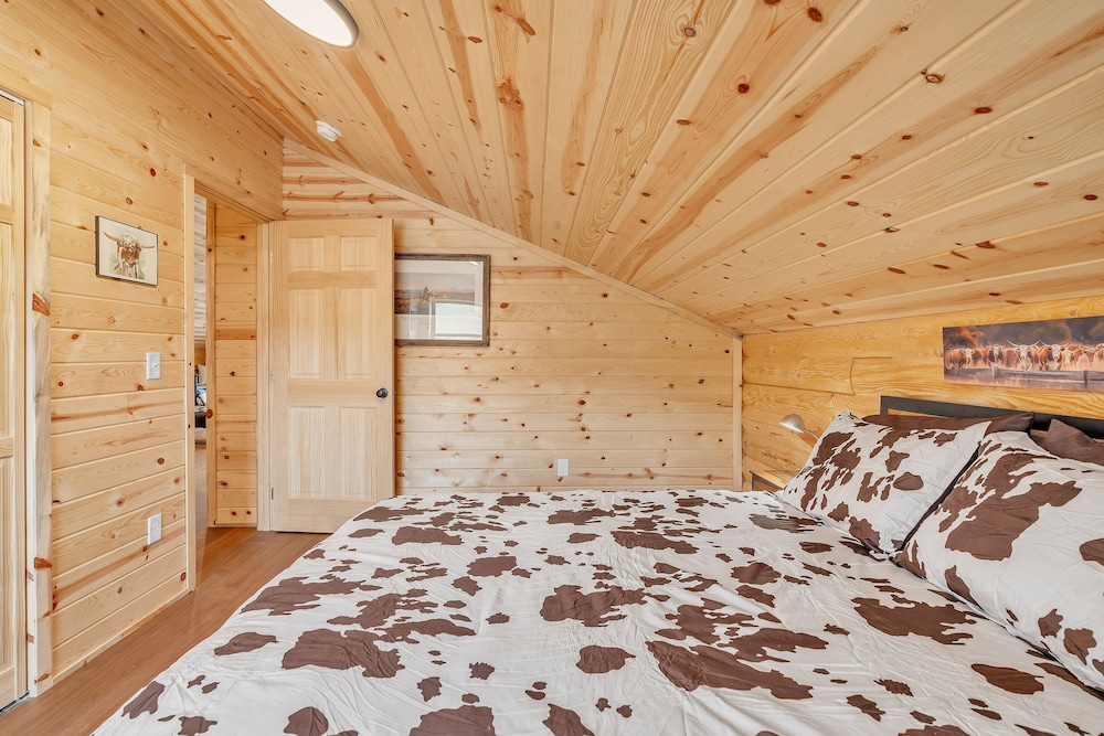 Mountain Cabin Near Trails, Skiing & Yellowstone 3 Bedroom Cabin