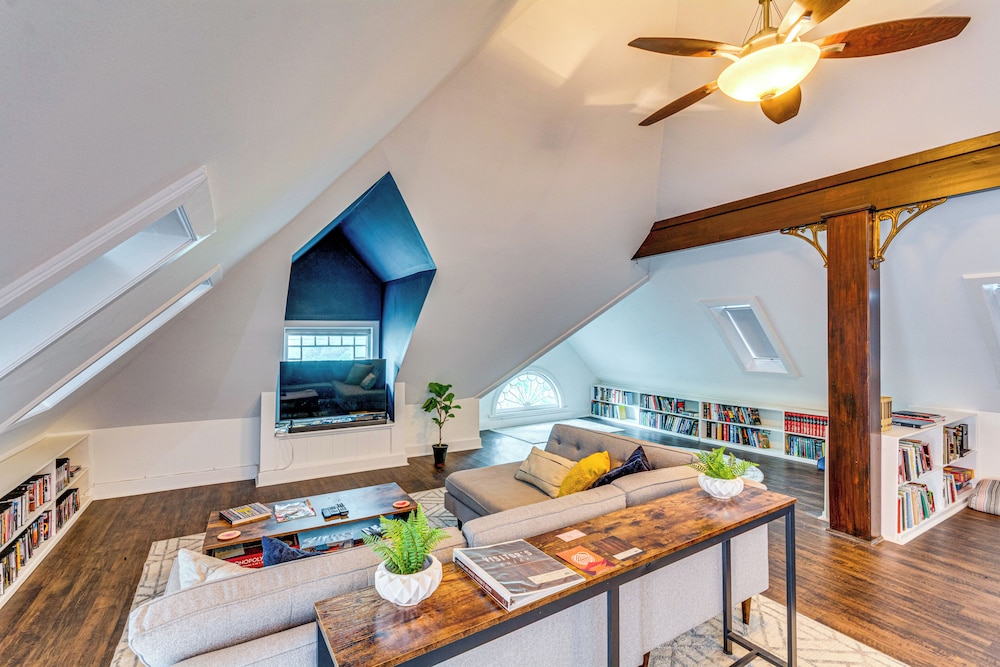 Walk to Main St: Eclectic Gem in Little Rock