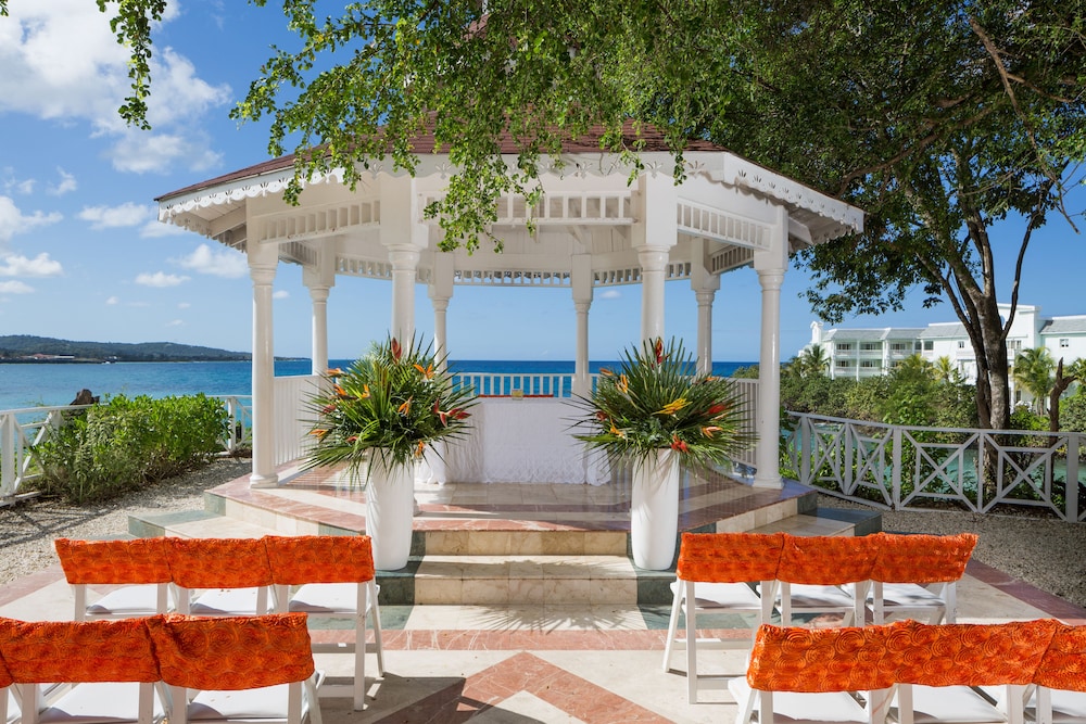 Grand Palladium Lady Hamilton Resort  Spa All Inclusive - Property Image 99