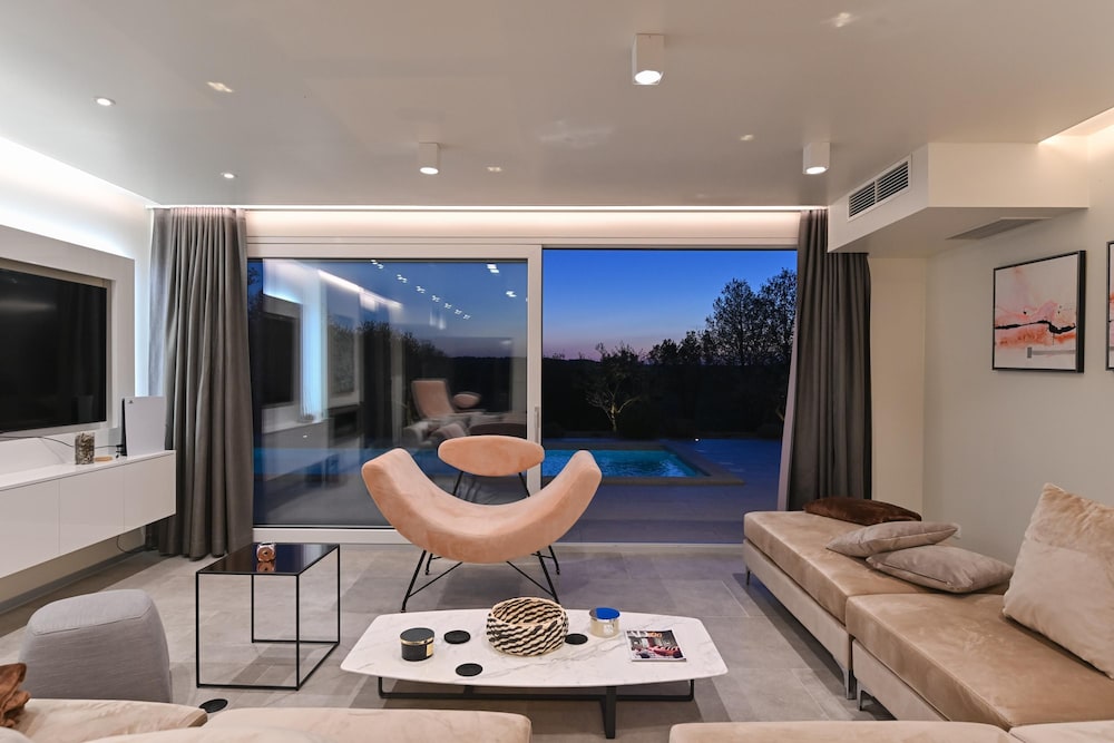 Luxury Villa Sonia With Wellness Gym