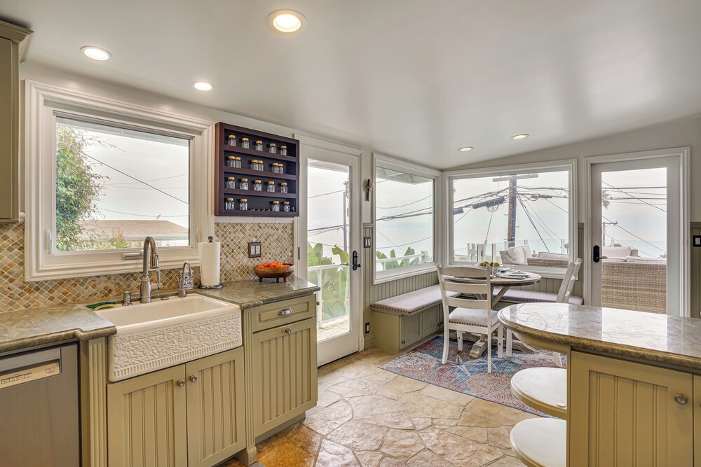 Walk to Private Beach: Rancho Palos Verdes Escape!