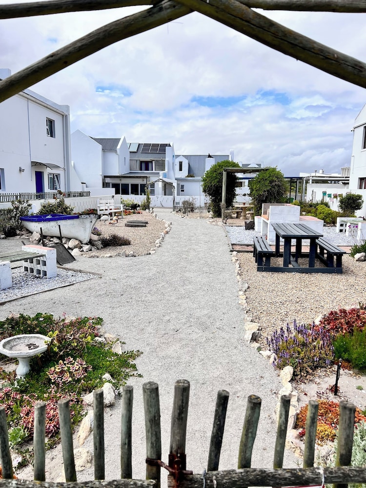 Baywatch Villa Guest House and Self Catering Accommodation