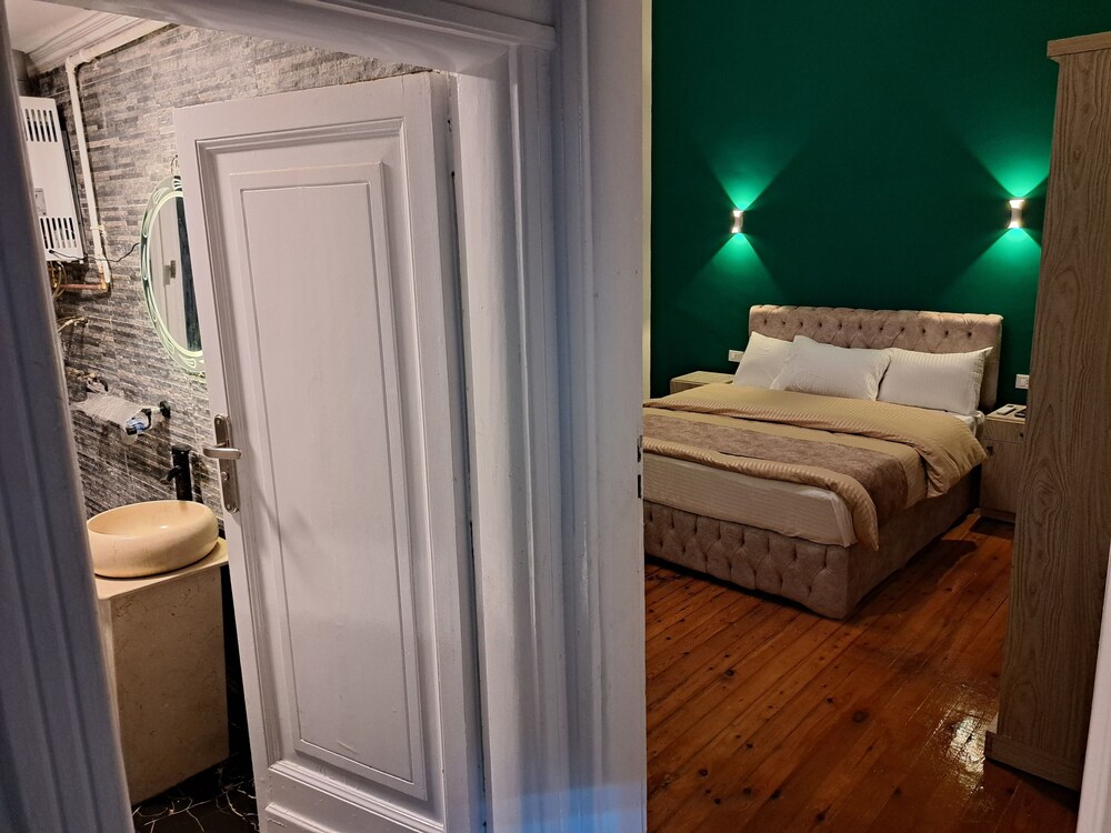 Downtown Family Suites