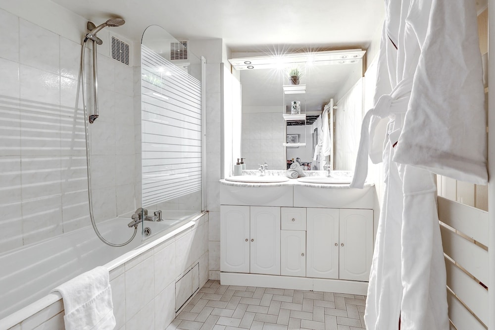 Cozy 2BR in the Heart of Île Saint-Louis