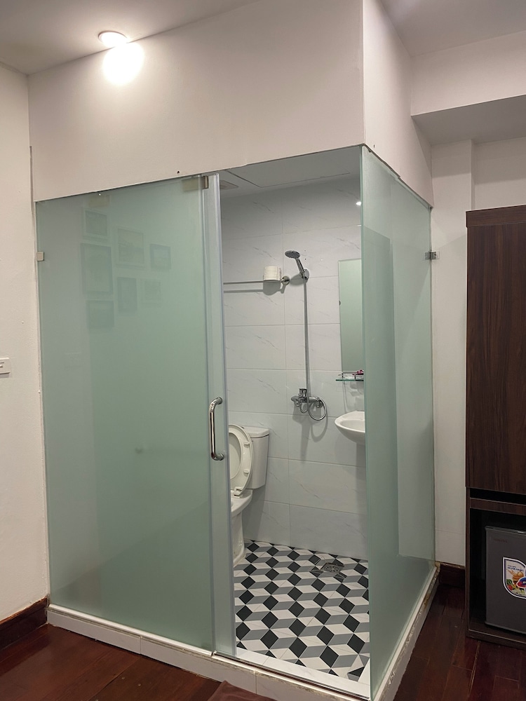 Hanoi Adela Hotel