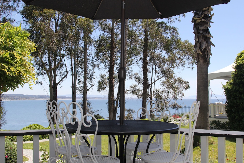 Monarch Cove Inn