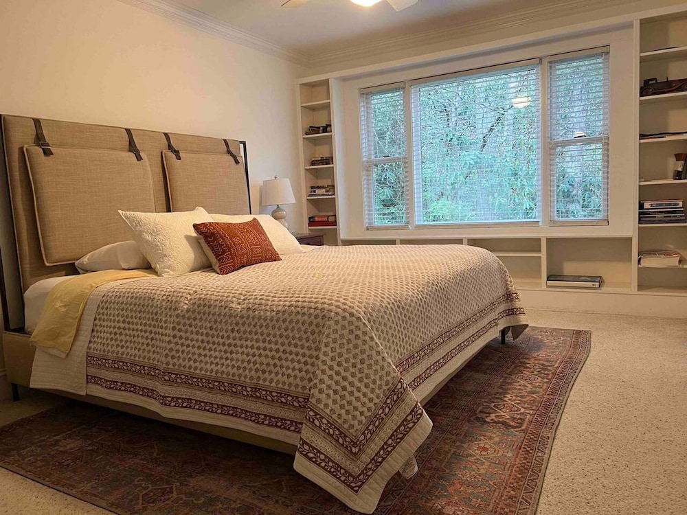 5 BR House- Mt Mitchell Golf Course on the River