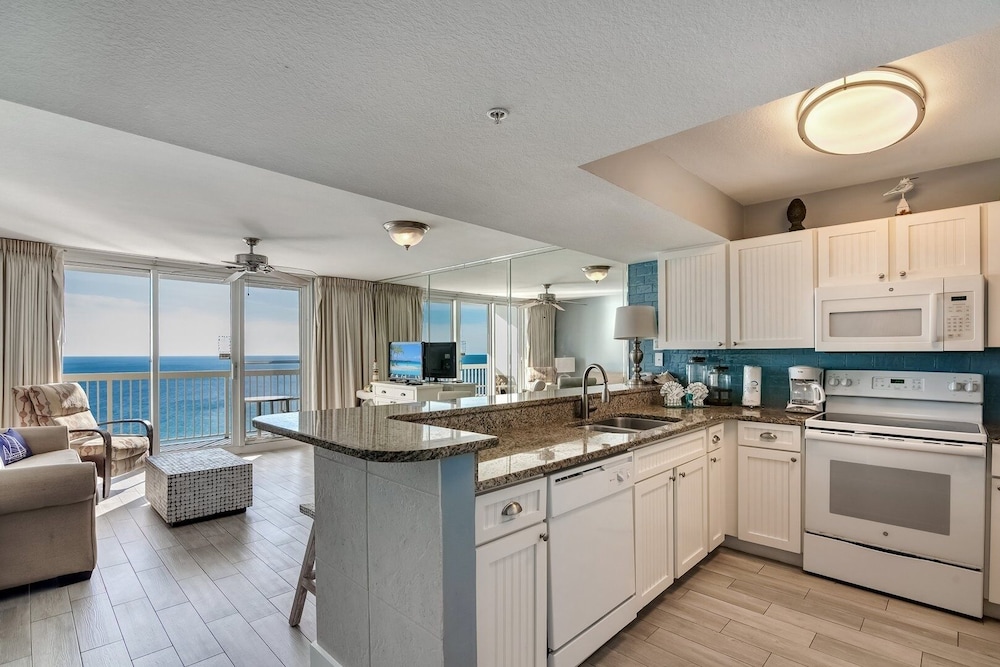Pelican Beach 2010 1 Bedroom Condo view 5