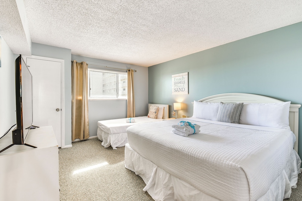 Regency Towers PCB Condo: Beach Access & 2 Pools