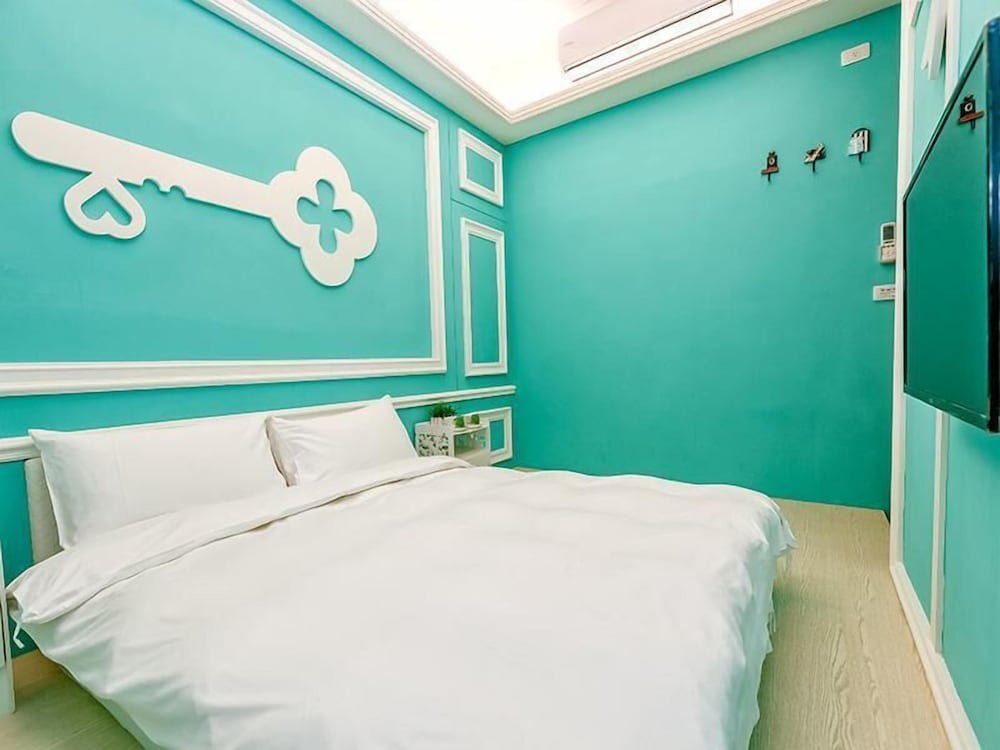Happiness station B&B