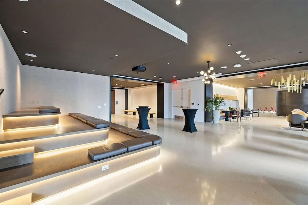 Spacious 2BR With Pool Gym