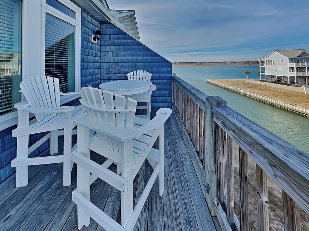 Queens Grant by Topsail Realty